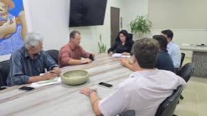 Prefeita Eliene recebe empres&aacute;rios e discute potencial do baru como alternativa de renda em C&aacute;ceres - Prefeitura Municipal de C&aacute;ceres