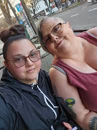 Jessica Huffer's Instagram, Twitter & Facebook