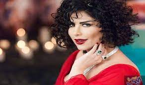 الفنانة شمس الكويتية تصدر drop earrings wonder woman fashion