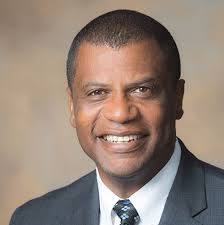 Raphael Henderson's Instagram, Twitter & Facebook