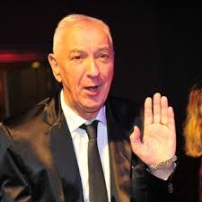 Mauro viale, periodista de 73 años, murió este domingo por complicaciones derivadas del hoy estuve hablando con jonatan (viale, su hijo) temprano y me dijo que había mejorado, que estaba. Periodistas Politicos Y Figuras Del Espectaculo Lamentaron La Muerte De Mauro Viale