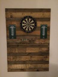 Jeu De Flechettes En Vieux Bois De Palettes Fais Le Toi Meme Diy Game Room Design Gamer Room Diy Room Diy