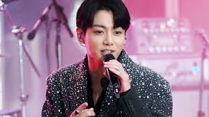 Família de brasileira detida por perseguir Jungkook, astro do BTS, revela diagnóstico de saúde da mulher