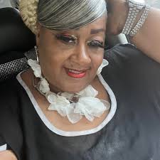 How to honor deceased classmates at the reunion?