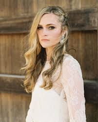Retrouvez et consultez les derniers reportages et actualités sur coiffure mariage : 14 Idees Coiffures Stylees Pour Votre Mariage