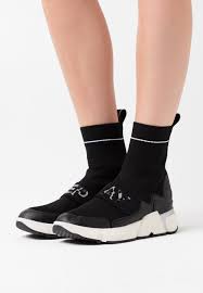 Join our server, or invite miki to your server to get started! Replay Miki Yaska High Top Trainers Black Zalando De