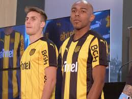 A través de nuestro sitio web examinar camiseta peñarol 2020 barata, conseguir las nueva camisetas de futbol de a precios excelente Venta Puma Camiseta Penarol En Stock