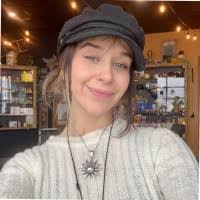 Julie Weisgerber's Instagram, Twitter & Facebook