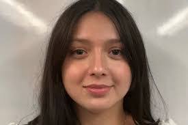 Laura Garling's Instagram, Twitter & Facebook