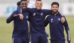 وحسم 4 فرق بطاقات تأهلها لنصف نهائي المسابقة القارية وهي بيراميدز ، والرجاء المغربي، وشبيبة القبائل. Ø§Ù„ÙØ±Ù‚ Ø§Ù„Ù…ØªØ£Ù‡Ù„Ø© Ù„Ø±Ø¨Ø¹ Ù†Ù‡Ø§Ø¦ÙŠ ÙƒØ£Ø³ Ø§Ù„ÙƒÙˆÙ†ÙØ¯Ø±Ø§Ù„ÙŠØ© 2021 ÙˆÙ…ÙˆØ¹Ø¯ Ø§Ù„Ù‚Ø±Ø¹Ø© Ø¹Ø±ÙˆØ¨Ø©