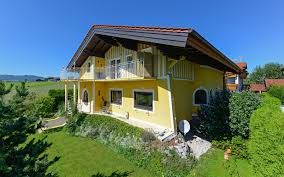 (50 qm im eg + og) auf 453 m² grund zzgl. Familienhaus Am Grunland Haus Villa 240 M Zu Kaufen Finest Homes