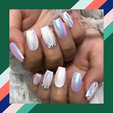 Whether you call it the dip dye, ombre, or gradient nail effect, this nail art blending and fading colors on your nails is something you can learn how to do yourself, rather than paying to have it done. Dfqntxxqoyu0qm