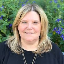 Lisa Ladson's Instagram, Twitter & Facebook