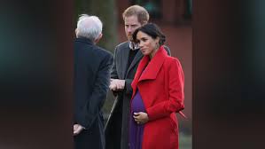 Herzogin meghan sie zeigt ihren babybauch prinz harry und herzogin meghan verkünden mit diesem foto die schwangerschaft. Herzogin Meghan Verrat Den Geburtstermin Ihres Babys