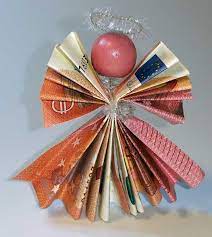 Denn zu vielen anlässen wünscht sich der beschenkte statt ausgewählter geschenke manchmal eben einfach geld, um sich. Geldgeschenke Basteln Engel Aus Geldscheinen Selber Basteln