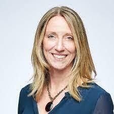 Kari Meadows's Instagram, Twitter & Facebook