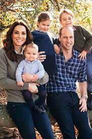 Родился 21 июня 1982 года. William And Kate S Family Christmas Card Photo Is Here And Prince Louis Totally Steals The Show Kate Middleton Family Royal Christmas Prince William Family