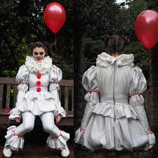 Pennywise 2017 Kostum Selber Machen Diy Fur Halloween Maskerix De In 2020 Pennywise Kostum Halloween Kostum Selber Machen Halloween Kostume Kinder
