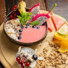 Da es im café buur am wochenende ganztags frühstück gibt (#thedream), ist das café buur habe ich auf jeden fall auf meine empfehlungsliste aufgenommen. Cafe Buur Hall Of Fame Pitaya Bowl Drachenfrucht Mango Bananen Kiwi Gojibeeren Kokos Chia Pudding My Brunch Is Better Than Yours Aaron Ka Photography Dusselife Dusseldorffoodguide