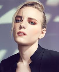 Erika Linder Three Cosmetics Ss18 04 Beauty Scene This is a fanpage for model erika linder. erika linder three cosmetics ss18 04