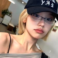 yeji's insane face card