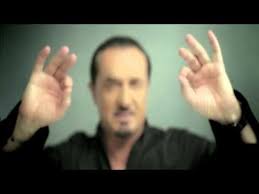 Λευτέρης πανταζής μείνε όπως είσαι, μην αλλάζεις τίποτα, εγώ έτσι σ' αγαπάω. Leyterhs Pantazhs Apistos Leuteris Pantazis Official Video Clip Greek Music Songs Greek