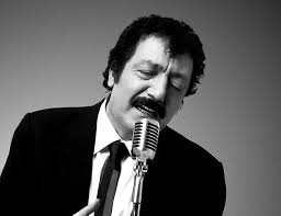 Müslüm gürses ya da gerçek adı ile müslüm akbaş 7 mayıs 1953'de şanlıurfa'nın halfeti ilçesi'nin fıstıközü köyünde doğdu. Legendary Turkish Singer Muslum Gurses Life To Become Film