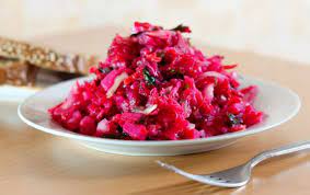 Consumul de sfeclă roşie este un bun aliat împotriva anemiei şi a sistemului imunitar slăbit. Salata De Sfecla Rosie Cruda Si Hrean Reteta Si Beneficii Lataifas