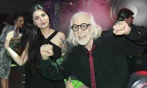 Aí tem buracos (de tempo) grandes. Francisco Cuoco Ignora Criticas A Casamento Com Mulher 53 Anos Mais Nova Sao Preconceitos Jornal O Globo