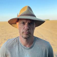 Let's kick off the new year with a catch-up and an Artist Yarn. Join Joshua  Cocking Visual Artist and KAN for a Friday evening beverage