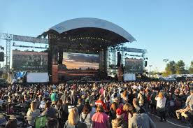 huntington bank pavilion at northerly island harbour