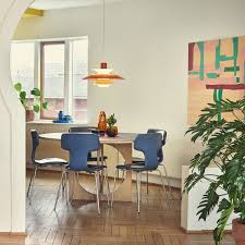 So zaubert die louis poulsen ph 5 pendelleuchte ein gemütliches zonenlicht auf esstische und taucht dabei küche bzw. Ph 5 Pendant See Wonderful Ph Lamps On The Louis Poulsen