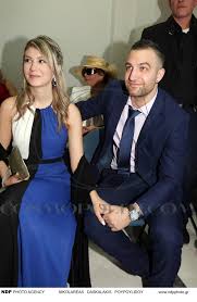 Τα σημάδια που τη μαρτυρούν και πώς να τα προστατέψετε. Paylos Xaikalhs Kai Gios Tote Kai Twra Cosmopoliti Com Xristina Polith