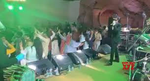 Suit full video song guru randhawa feat arjun t series. Guru Randhawa It Was Good To Perform After Almost 3 Months Social News Xyz