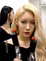 MooStarOnce — Pristin reaction to their s/o getting too close...