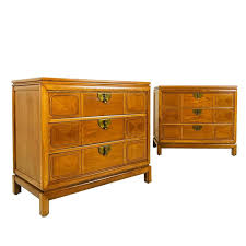 Our most affordable collection features a streamlined selection of popular styles and finishes/colors. Pair Of Tamerlane Bachelor Chest By Thomasville At 1stdibs