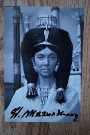 Jej debiut teatralny miał miejsce 7 kwietnia 1951 roku. Wieslawa Mazurkiewicz Wiek