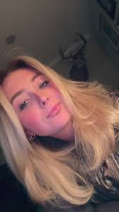 Molly Garrett's Instagram, Twitter & Facebook