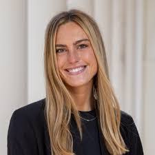 Ariel Watt's Instagram, Twitter & Facebook