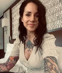 I'm such a sucker for deep emotional talks. I wanna know every detail that  makes you, you.