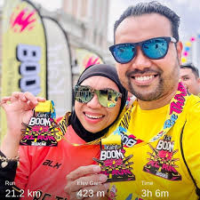 Unlocking my first Half Marathon today! Penangan tak tengok langsung route  before run, sekali dia bawak kita pusing Bukit Tunku weh kahkah. KM11  onwards sis mencari-cari jalan yang rata, tapi the last