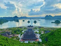 Ubnd tỉnh hà nam quyết định tạm thời dừng hoạt động tại khu du lịch chùa tam chúc (huyện kim bảng) và dừng các lễ hội trên địa bàn để phòng tỉnh; Chua Tam Chuc Ha Nam Khu Du Lá»‹ch Tam Linh Lá»›n Nháº¥t Viá»‡t Nam Vivu