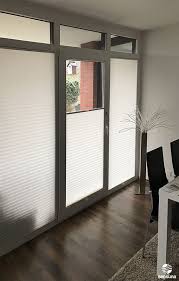 Auch Fur Turen Den Passenden Sichtschutz Und Sonnenschutz Mit Plissees Von Sensuna Fenster Plissee Wohnzimmer Fenster Vorhange Sichtschutz Fenster