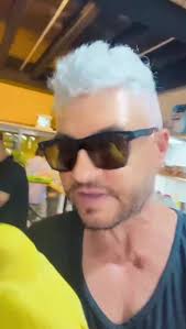 🐦✨️Come meet Becky, our FULLY TAMED CATO JAUNE at ZoOMania Bagatelle✨️🐦,  😎New Mon & Dad?, 📩Kelina 5941 69 76 (WHATSAPP Only), #parrotsofinstagram  #parrotsofig #parrotlovers #parrotlover #parrotlife ...