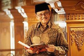 Check spelling or type a new query. Biografi Bj Habibie Ini Dia Kisah Inspiratif Dari Bapak Teknologi Indonesia Biografiku Com