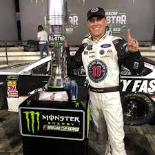 A nascar driver drives a car in nascar races throughout the united states and other countries, competing for financial rewards. Twitter Chat Fans Have A Positive Reaction To The Nascar All Star Race While Others Thought It Was Gimmicky