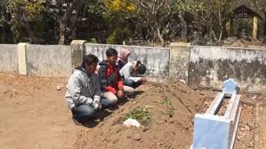 Copyright mi mambaul ulum 2016. Hasil Autopsi Santri Ponpes Mambaul Ulum Tewas Karena Tengkorak Kepala Pecah Bagian 1