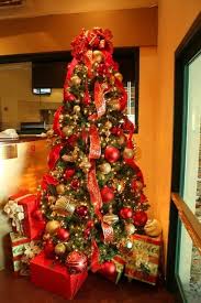 42 Amazing Red And Gold Christmas Decor Ideas Digsdigs