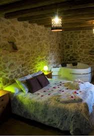 De infiesto, la capital del concejo de piloña y centro geográfico y punto neurálgico de la zona. Castellon Casa Rural Habitacion Con Jacuzzi Escapada Romantica En Castellon En 2020 Casas Rurales Jacuzzi Dormitorios