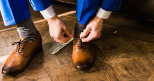 Blauer anzug braune schuhe blaue hochzeitsanzüge männer anzug hochzeit bräutigam anzüge schuhe hochzeit bräutigam stil anzug herren hochzeitsfotografie herren mode. Hochzeitsschuhe Fur Herren Tipps Beispiele Accessoires